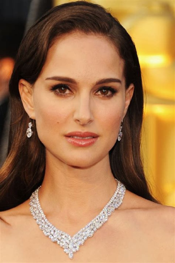 Cecilia Vargas Height, Weight, Net Worth, Age, Birthday, Wikipedia, Who, Nationality, Biography