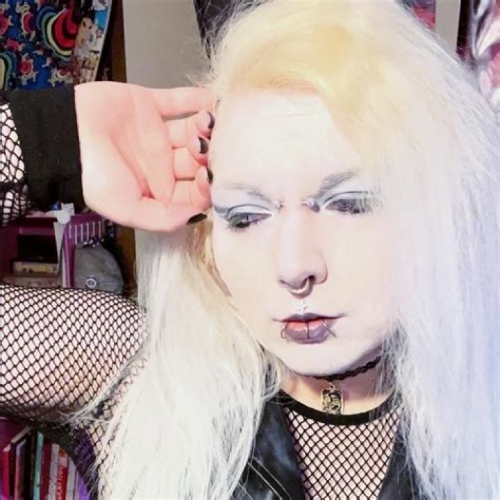 
Destiny Benedict Age Wiki: Where Is Cam Girl Today? Update 2022 