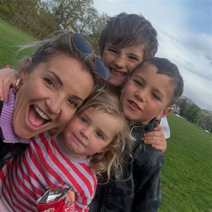 
Ernie Myler, Louis Myler, And Elsie Kate – Helen Skelton Shares Three Young Kids With Ex-husband Richie Myler 