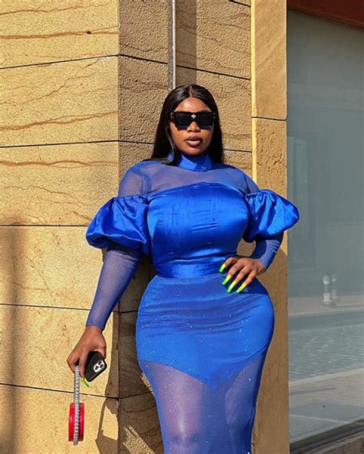 
Influencer Ashmusy Drags Fan Who Tried To Hook Her Up With A Man For Money 