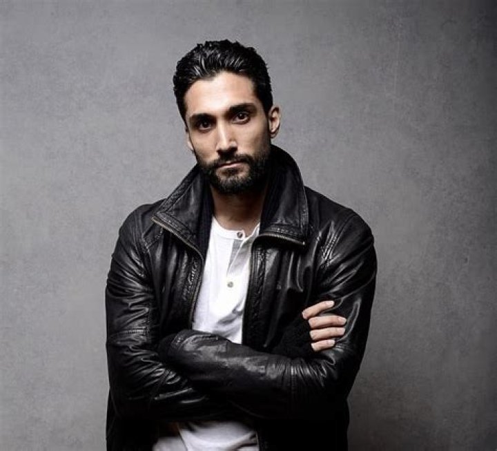 Is Dominic Rains Married to Wife? Is he dating a girlfriend?