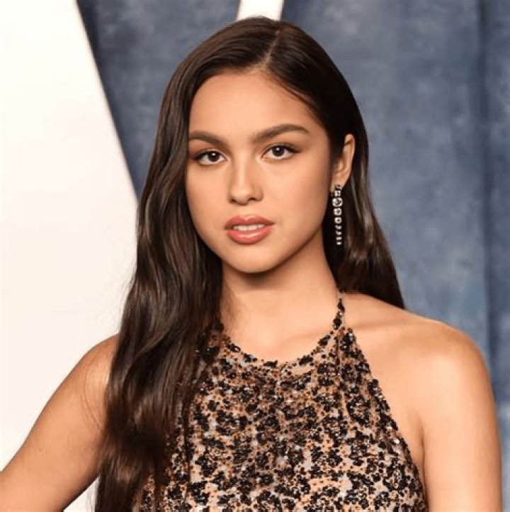 Olivia Rodrigo Height, Weight, Net Worth, Age, Birthday, Wikipedia, Who, Instagram, Biography