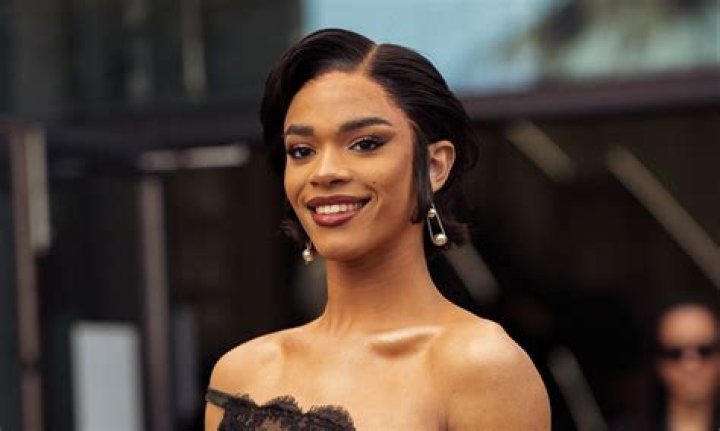 Popular Actress Yasmin Finney Who Plays Elle In Heartstopper Is An Openly Transgender Woman