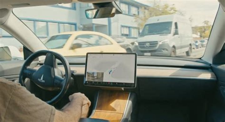 
Tesla now has 160,000 customers running FSD software: Musk 